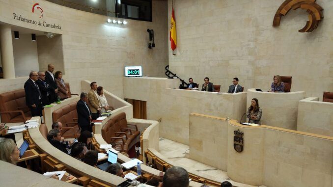 El PSOE, junto al PP y VOX no se unen al minuto de silencio por el genocidio en Gaza propuesto por Paula Fernández El PSOE, junto al PP y VOX no se unen al minuto de silencio por el genocidio en Gaza propuesto por Paula Fernández