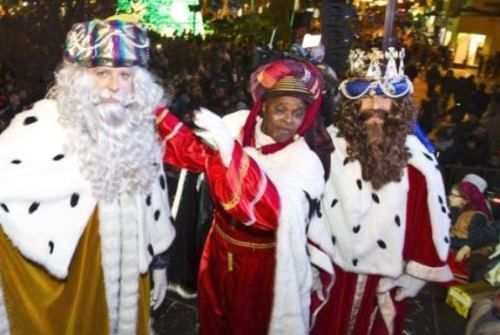 Los Reyes Magos llegarán abrigados a Cantabria ante el pronostico de nieve y frio Los Reyes Magos llegarán abrigados a Cantabria ante el pronostico de nieve y frio