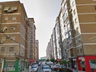Muere una persona en Málaga tras precipitarse desde una octava planta durante un incendio