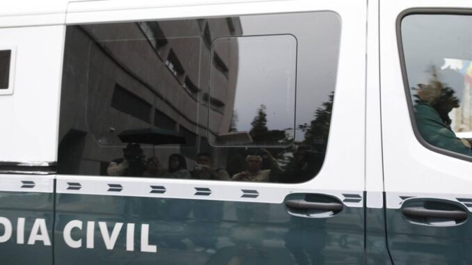 El matrimonio (ya en prisión) que tuvo cuatro años encerrados a sus hijos en Oviedo compraba montones de medicinas por internet para tratarles contra el TDA